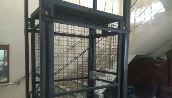 Mengerikan! Lift yang Menjatuhkan Ketua DPRD DIY Ternyata Dibangun dengan Dana Pribadi