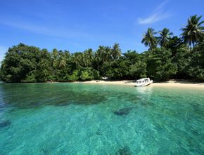 Tiga Pantai di Jayapura , Bukti Keindahan Wilayah Indonesia Timur