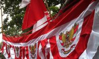 Keluh Kesah Penjual Bendera Merah Putih di Tengah Pandemi