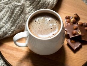 Penelitian Temukan Secangkir Cokelat Panas Bantu Melawan Rasa Stres