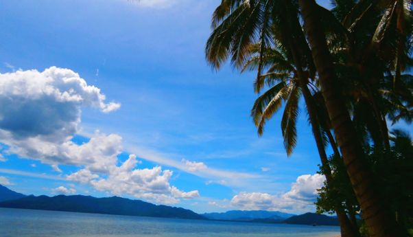 Bukan Sekadar Buang Penat, Pantai Di Lampung Ini Bisa Jadi Kado Liburan Buat Pasanagan