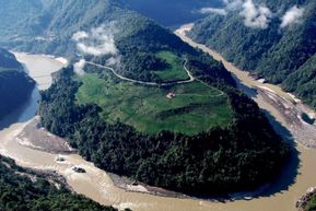 PLTA di Sungai Yarlung Tsangpo Bakal Jadi Proyek Energi Terbesar di Dunia?