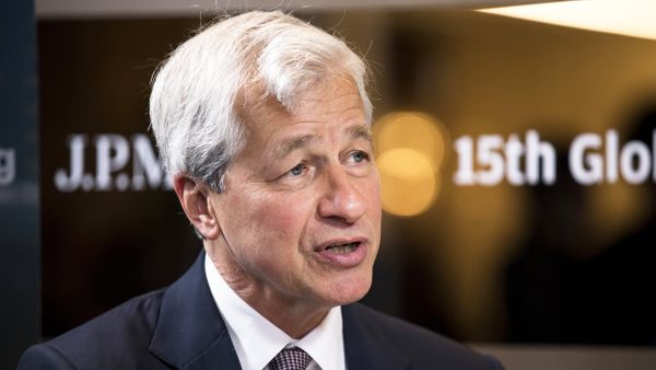 Bos JPMorgan Menganggap Tak Berharga, Bitcoin Terjun Bebas Hampir 5 persen