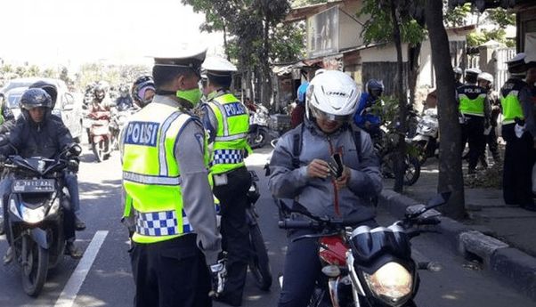 Laporan Razia PSBB Bekasi: Ribuan Orang Terjaring dalam 2 Hari, Banyak yang Tak Pakai Masker