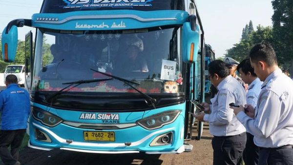 Kemenhub Periksa Puluhan Bus di Tol Jagorawi, 38 Persen Melanggar Aturan