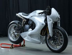 Honda CB400SF Cafe Racer, Motor Custom Bulldog Asal Bali