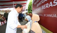Jokowi Bakal Lanjutkan Program Bansos Beras hingga Akhir Tahun Jika APBN Memungkinkan