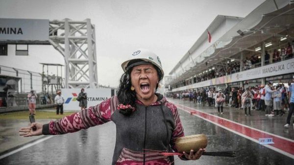 Terungkap Ternyata Ini Agama Mbak Rara Pawang Hujan MotoGP Mandalika