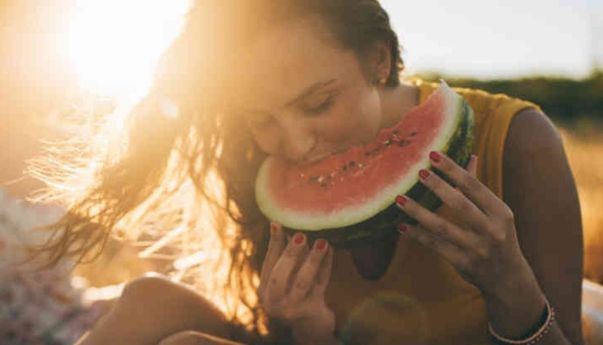 Ternyata Badan Kita Bisa Gemuk Jika Konsumsi Buah-buahan di Malam Hari