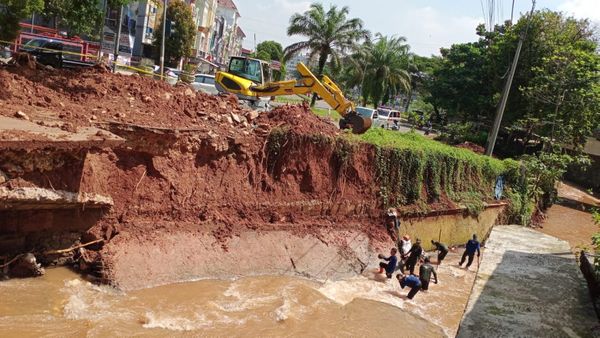 Warga GDC Depok Sabar yah, Jalan Ambles Baru Bisa Dikerjakan Juli