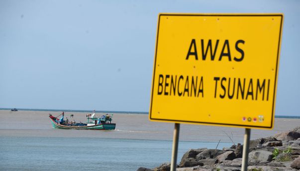 Terbaru: Geolog UGM Jelaskan Kemungkinan Tsunami Pantai Selatan Jawa