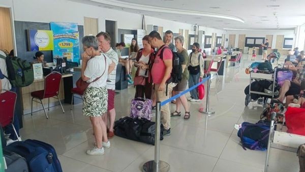24 Penerbangan di Bandara Ngurah Rai Batal Dampak Erupsi Lewotobi Laki-Laki