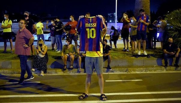 Lionel Messi Hendak Hengkang, Fans Barcelona Tuntut Bartomeu Mundur dari Kursi Presiden