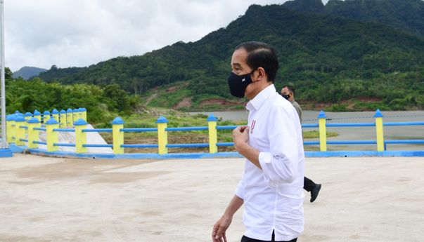 Ramai Video Jokowi Numpang Toilet Warga, Canda Warganet: Auto Jadi Cagar Budaya