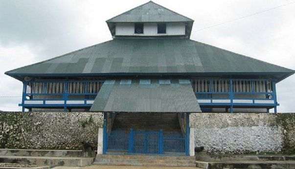 Heboh! Masjid Agung Wolio Punya Lubang Misterius Menuju Tanah Suci?