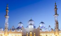 Masjid Agung Sheikh Zayed, Masjid Mewah dengan 82 Kubah di Abu Dhabi