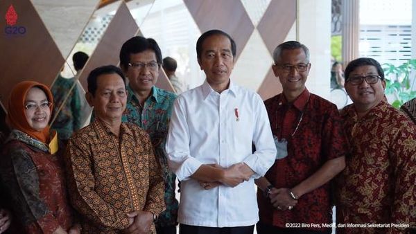 Teman Kuliah Presiden Jokowi: “Kok Enggak Karu-karuan”