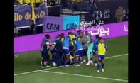 Viral! Christiano Ronaldo Sujud Syukur usai Cetak Gol Kemenangan untuk Al Nassr