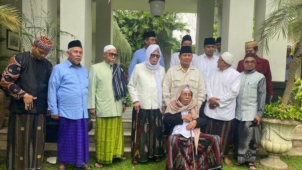 Prabowo Kunjungan ke Ulama dan Kiai Sepuh Jawa Timur, Minta Restu untuk Pilpres 2024