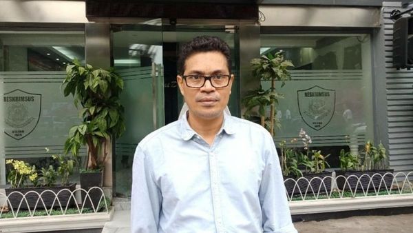 Dedengkot NU Wajib Cium Tangan Anwar Abbas, Faizal Assegaf: “Karena Berani Sampaikan Kritik ke Jokowi”