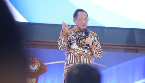 Mendagri Tito Lapor ke Presiden Jokowi: 8 Pos Lintas Batas Negara Telah Lengkap dan Berfungsi