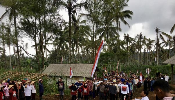 Tanahnya Dirampas Selama 1 Abad, Warga Pakel Banyuwangi Desak Jokowi Turun Tangan