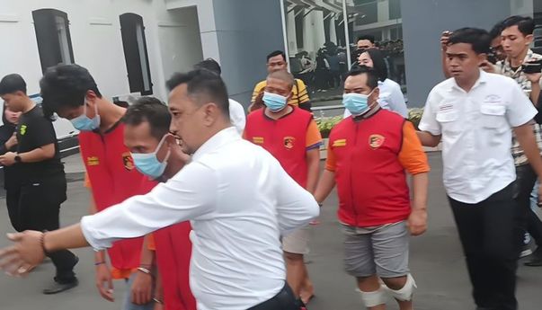 Komplotan Perampok Taksi Online Dibekuk Polrestabes Surabaya