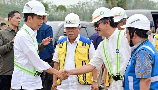 Tinjau Pembangunan Istana Presiden di IKN, Jokowi: Saya Kira Masih dalam Target