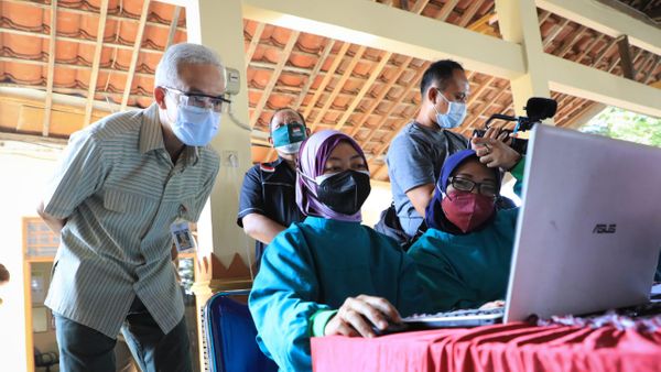 Ganjar Pranowo Bongkar Penyebab Daerah Teriak Kekurangan Vaksin Tapi Pemerintah Kira Masih Banyak Stok
