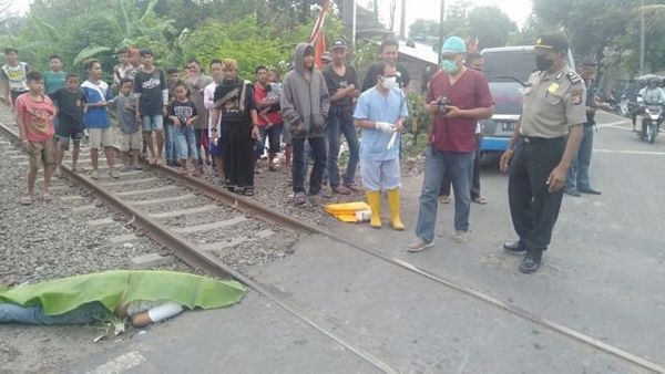 Berita Terkini: Berbaring di Rel Kereta, Pria Tanpa Identitas Lakukan Bunuh Diri di Serang