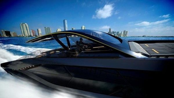 Lamborghini 63 Tecnomar, Speed Boat dengan Kecepatan 111 km/jam!