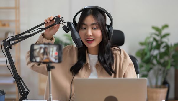 Biar Editing Lancar dan Live Streaming Stabil: Perbandingan FTTH, FWA, dan Mobile untuk Content Creator Indonesia