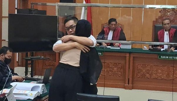 Tidak Terima Divonis 17 Tahun Penjara, Dody Prawiranegara Kepalkan Tangan
