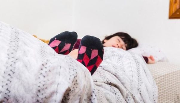Jangan Tidur dengan Kaus Kaki, ini Sebabnya