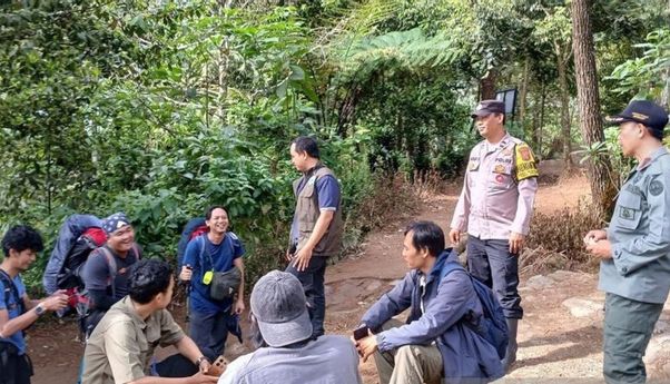 2.658 Pendaki Ilegal Diturunkan dari Gunung Gede Pangrango Selama Libur Panjang