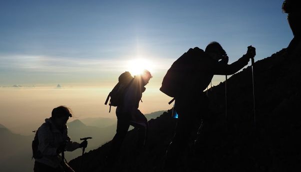 Menhut Bakal Perketat Pengawasan dan Evaluasi Total Prosedur Keselamatan Pendaki Gunung