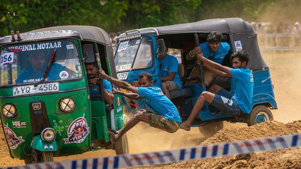 Luar Biasa! Balap Rally Bajaj Diadakan TIap Tahun di Sri lanka