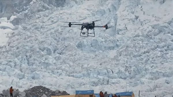 China Sukses Terbangkan Drone ke Gunung Everest, Bisa Pasok Logistik Pendaki hingga 15 Kg