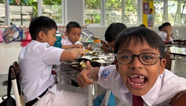 Dinkes Uji Sampel MBG Penyebab Keracunan Ratusan Siswa di SMPN 35 Bandung