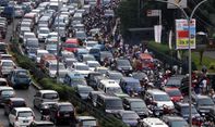 Tips Ampuh Cara Mengemudi Mobil Manual di Jalan Macet