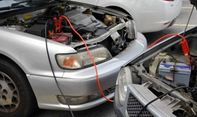 Aki Mobil Soak? Begini Cara Jumper Aki Mobil Mudah dan Benar