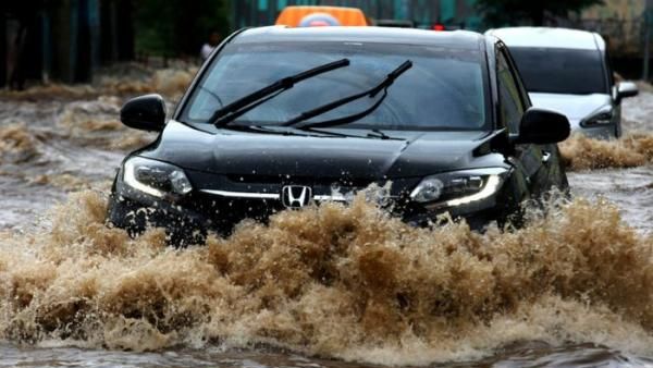 Soal Mobil Listrik Pasti Amankah Untuk Menerobos Banjir? Simak Penjelesannya!