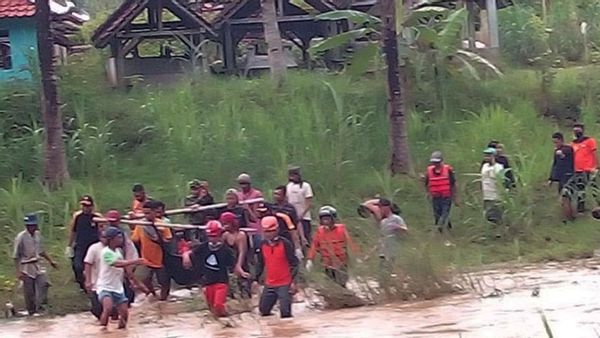 Sungai Alas Kedung Dongdong Meluap, Pemburu Belalang Terseret Arus Banjir