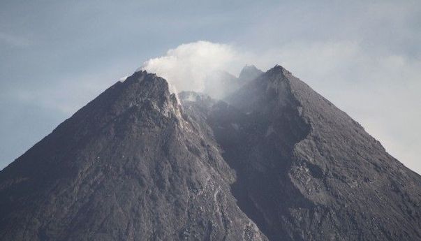 Status Gunung Merapi jadi Siaga, Lima Dusun di Magelang Siap Diungsikan
