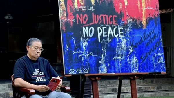 SBY Pamerkan Lukisan 'No Justice, No Peace'
