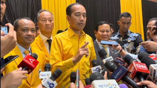 Soal Kemungkinan Gabung Golkar, Jokowi: Tanyakan ke Ketum Golkar, Jangan Tanya Saya