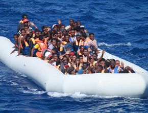 300 Migran Senegal Dilaporkan Hilang di Samudra Atlantik dalam Penyeberangan ke Spanyol