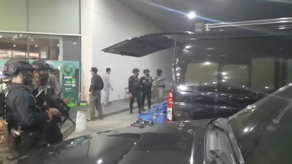 Harap Tenang Warga Depok! Tak Ada Bom, Plafon Margo City Ambruk Akibat Lift Barang yang Jatuh