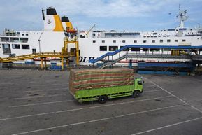 Semua Dermaga di Pelabuhan Merak dan Bakauheni Jadi Kelas Reguler Saat Mudik Lebaran 2025