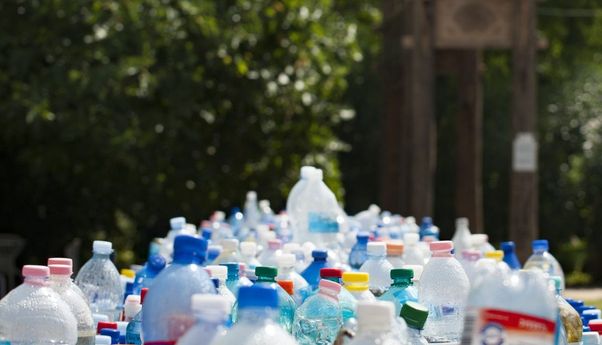 Cara Mudah Mengelola Sampah Plastik di Rumah